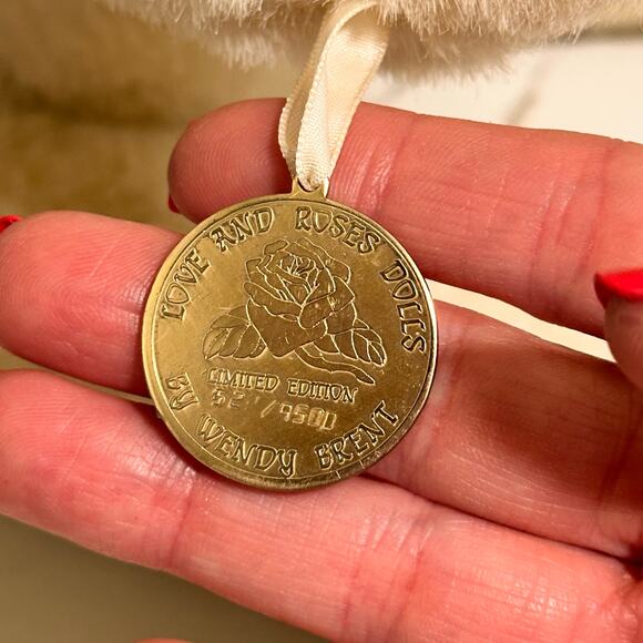 WENDY BRENT VTG Bear 1986 Porcelain/Plush Musical Love & Roses Collectible RARE - Picture 3 of 9